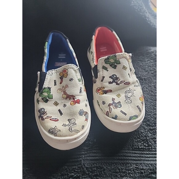 Toms x Marvel Tiny Luca Antique White Marvel Size 8T Slip On Strap Closure - Picture 1 of 6